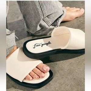 NWOT Free People Wren Slip on Sandals In Blanco Leather size 40